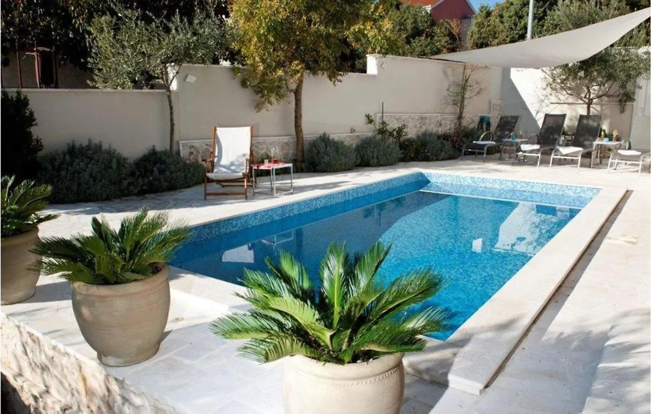 Gorgeous Home In Okrug Gornji With House Sea View Trogir